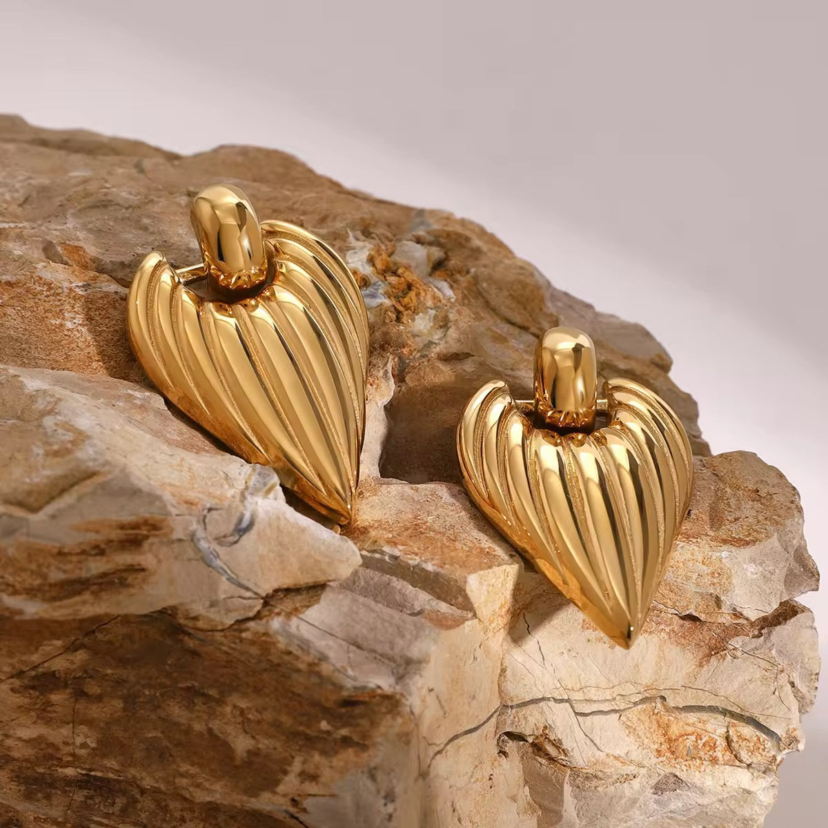 MARIYA STUD EARRING