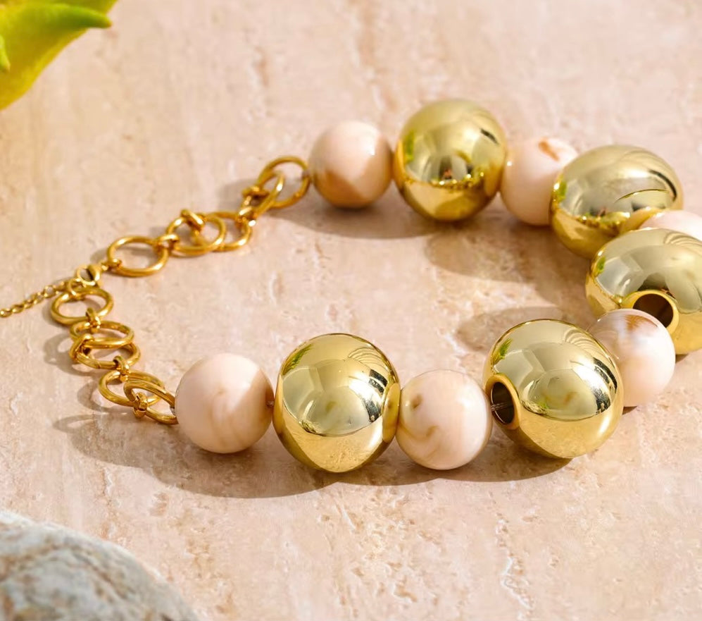 Mira Moon Necklace