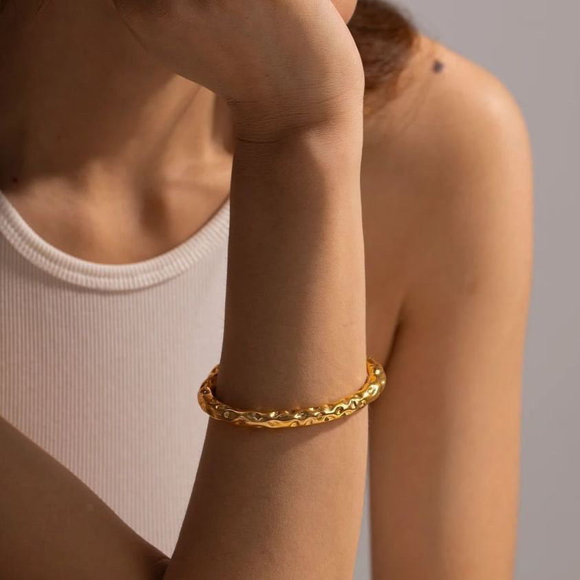 Hammer 18k Gold Plated Open Bracelet