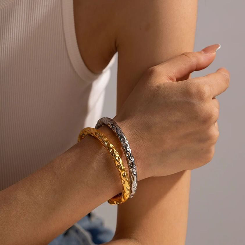 Hammer 18k Gold Plated Open Bracelet