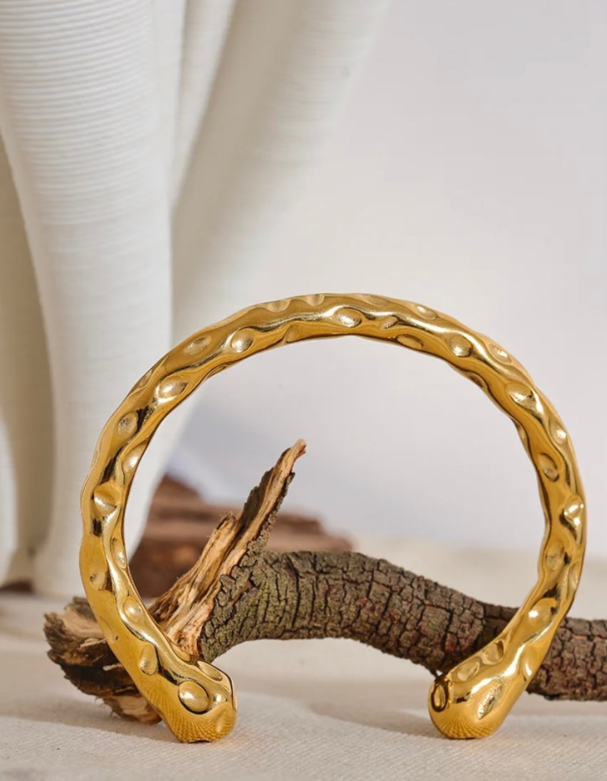 Hammer 18k Gold Plated Open Bracelet