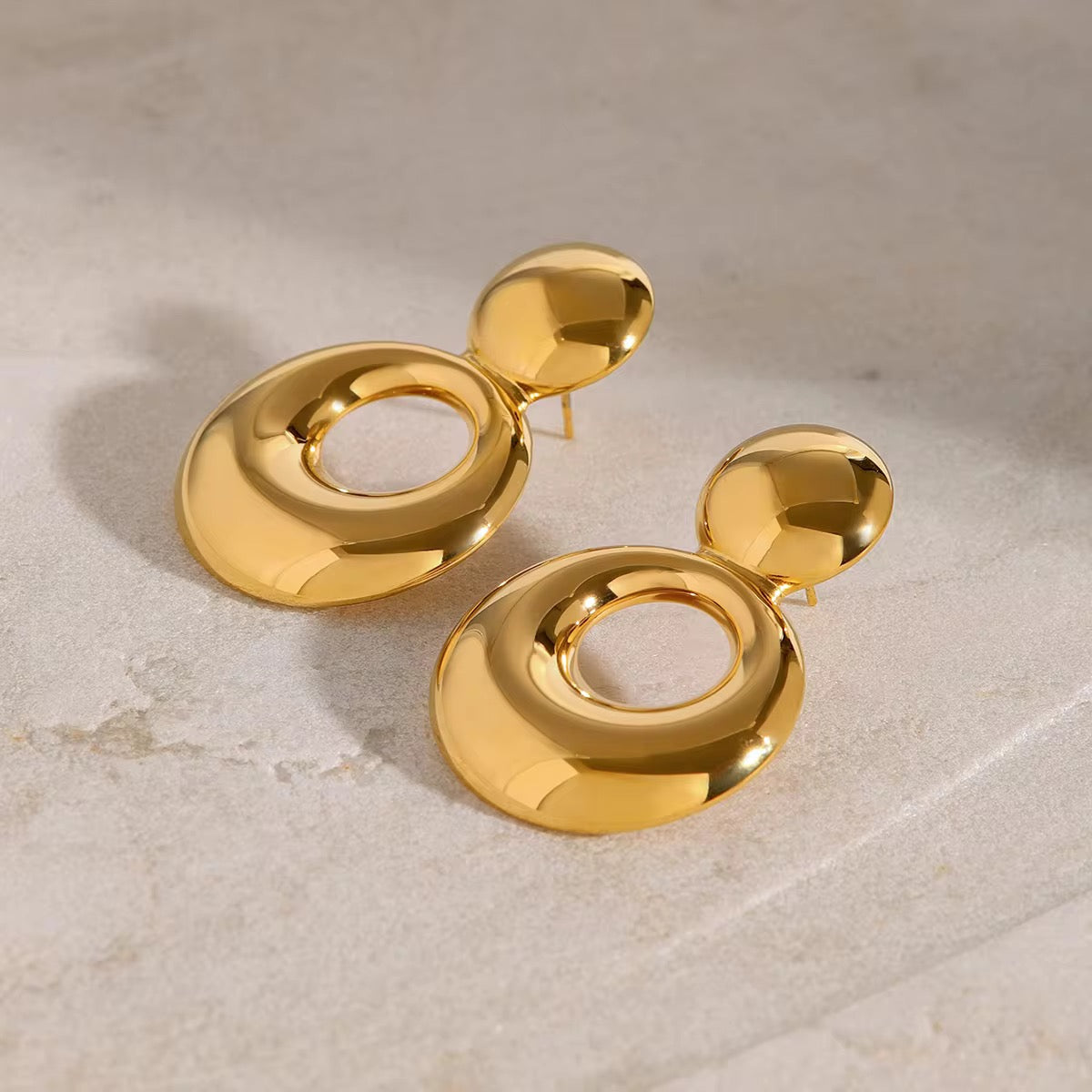 Vintage Glossy Hollow Earring
