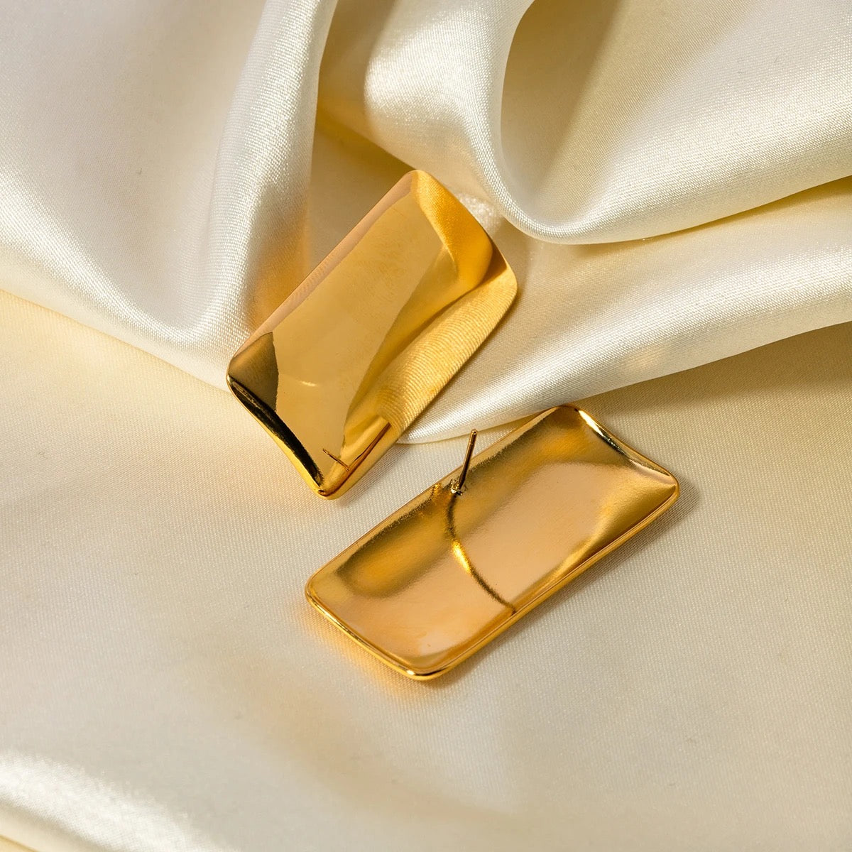 18K Gold Rectangle  Stud Earrings