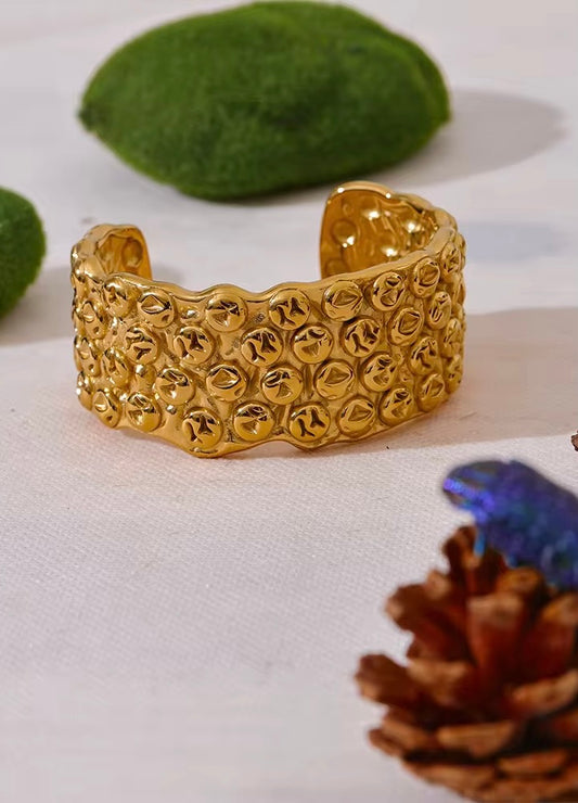 CHUNKY HAMMERED BRACELET