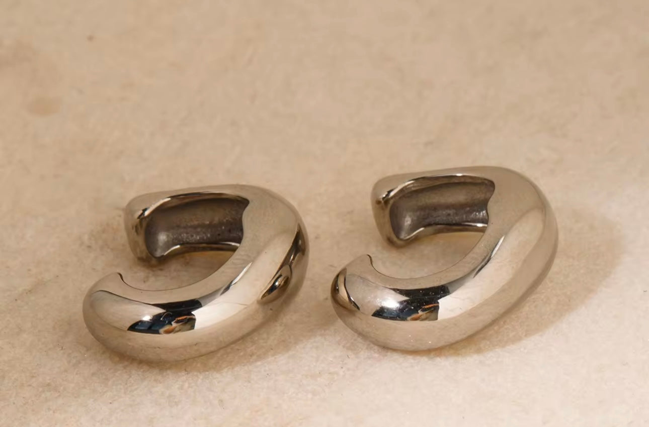 SILVER MINI CHUNKY EAR CUFF