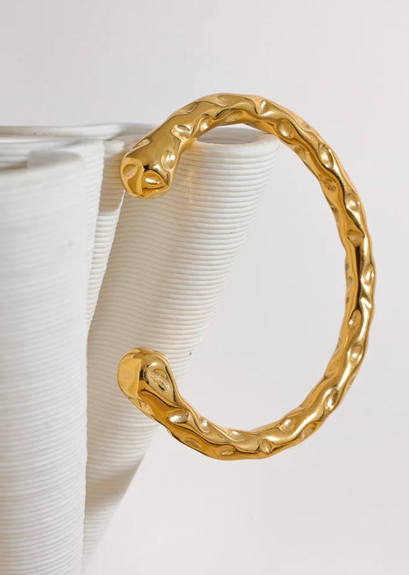 Hammer 18k Gold Plated Open Bracelet