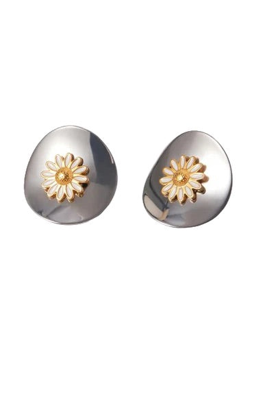 Daisy Flower Stud Earrings