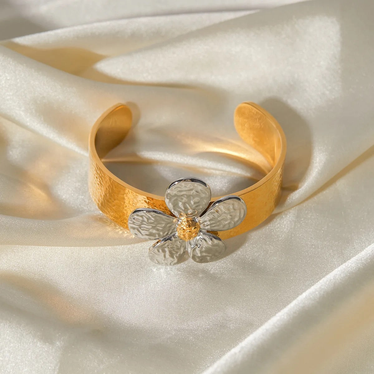 Dual Tone Flower Bracelet