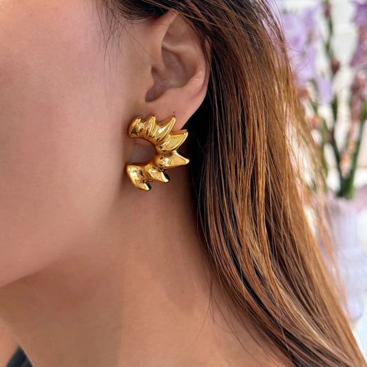 VINTAGE CROWN EARRING