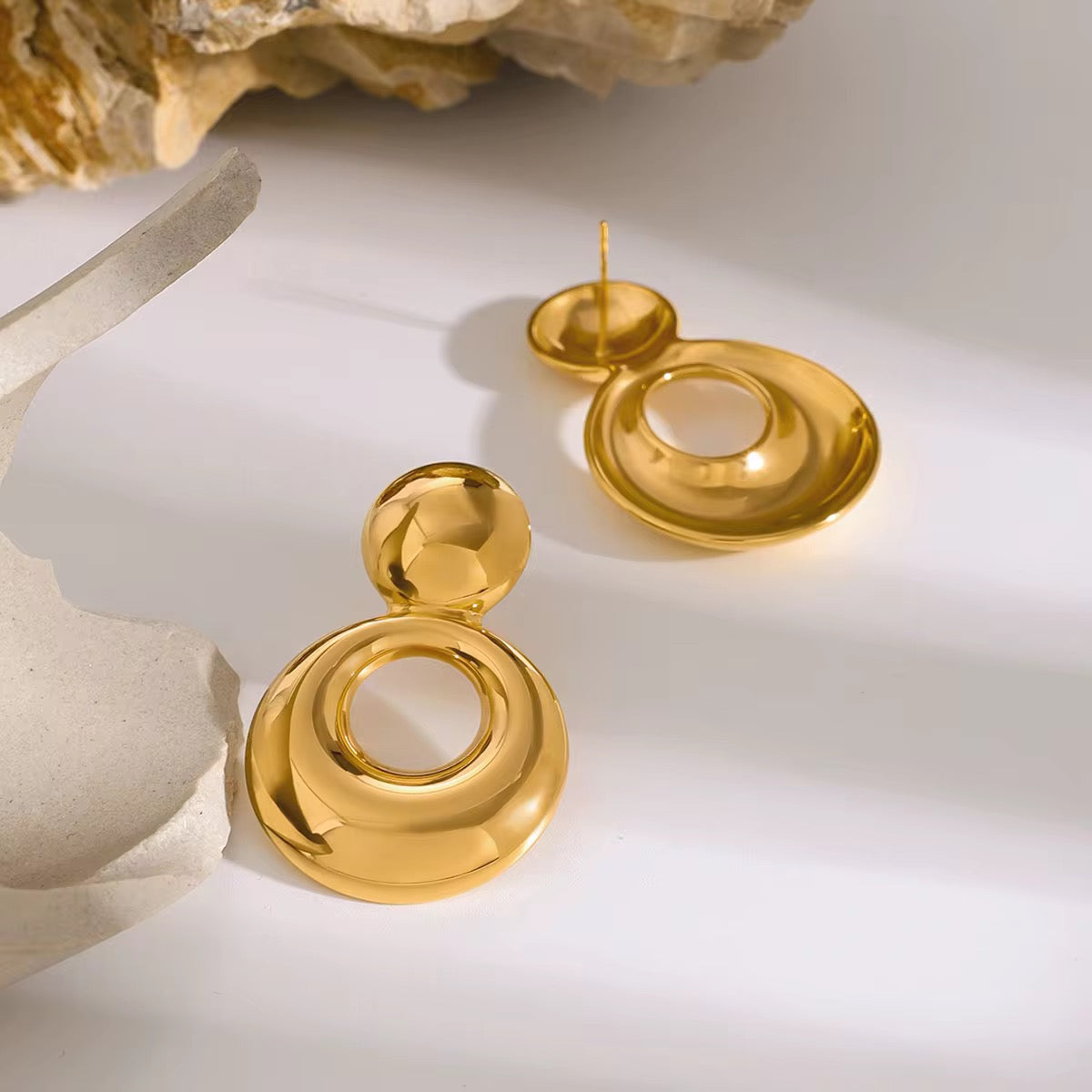 Vintage Glossy Hollow Earring
