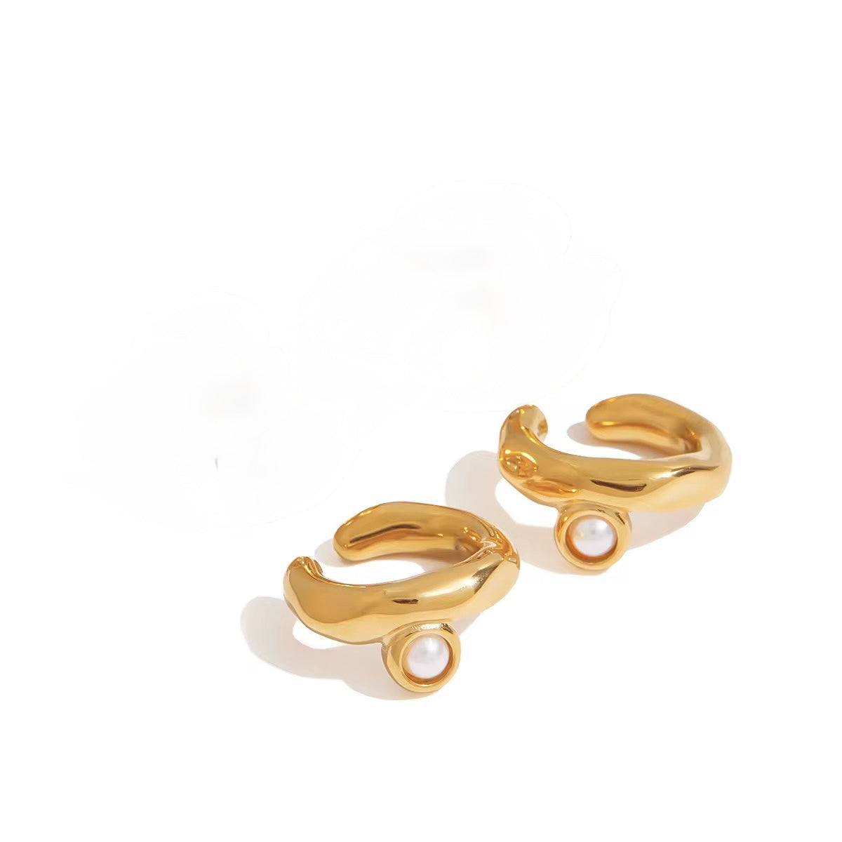 Shell Pearl Ear Cuff