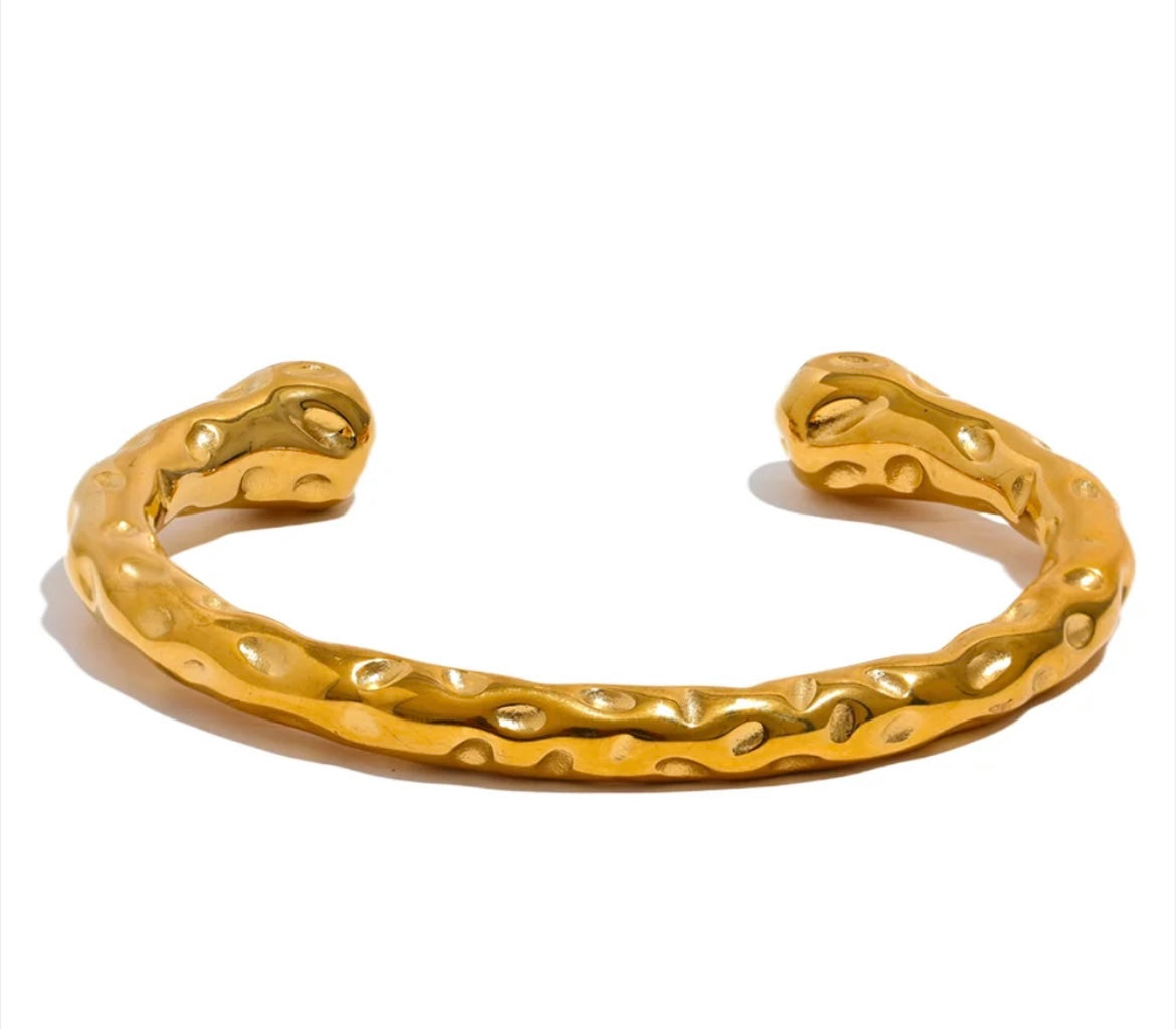 Hammer 18k Gold Plated Open Bracelet