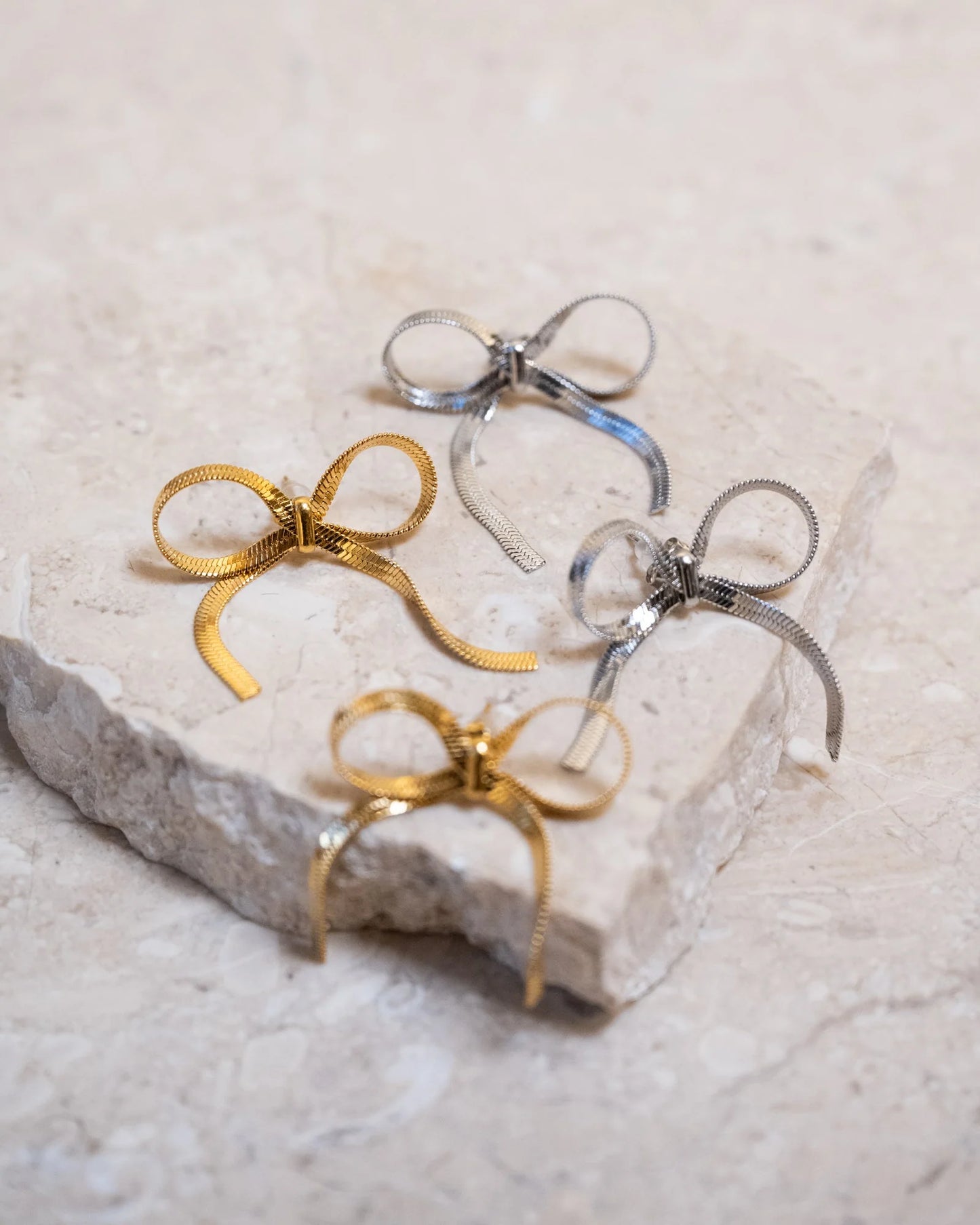 Litmus Bow Earring Gold