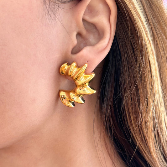 VINTAGE CROWN EARRING