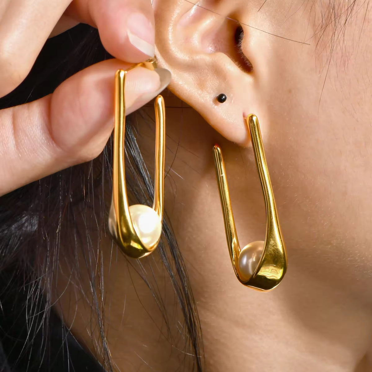 Paris Pearl Earrings