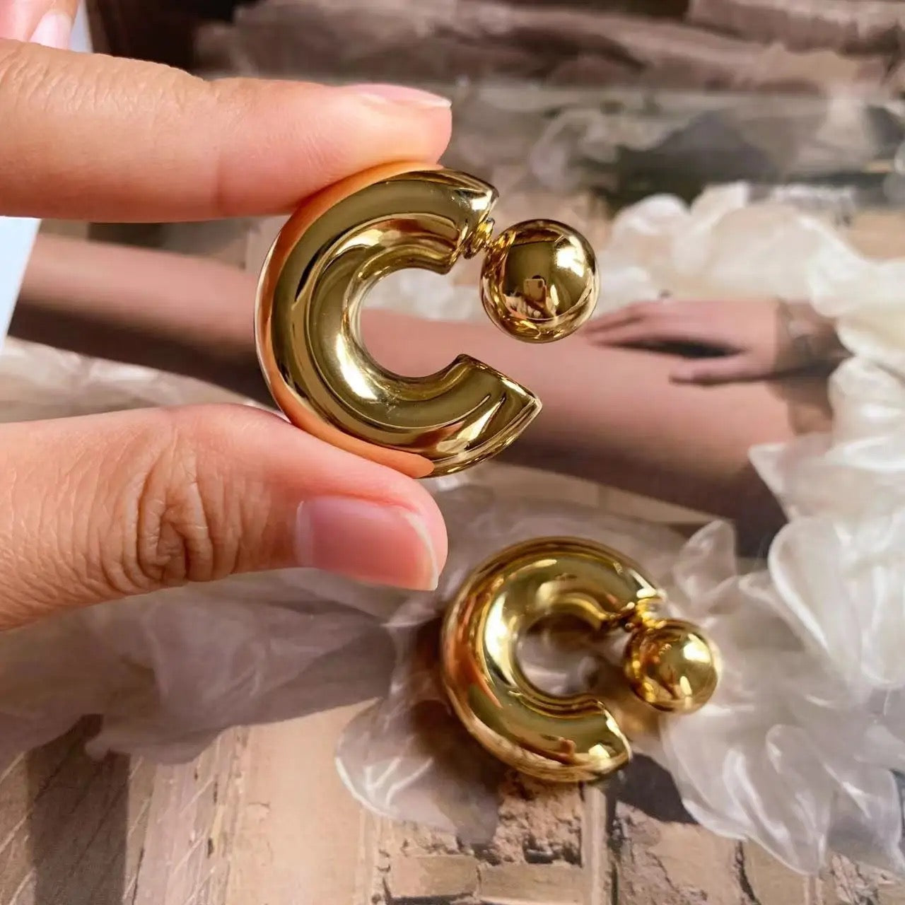 C shape Round Chunky Earrings