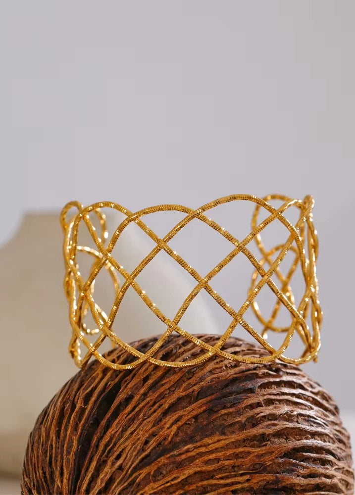 TWIST CUFF BRACELET