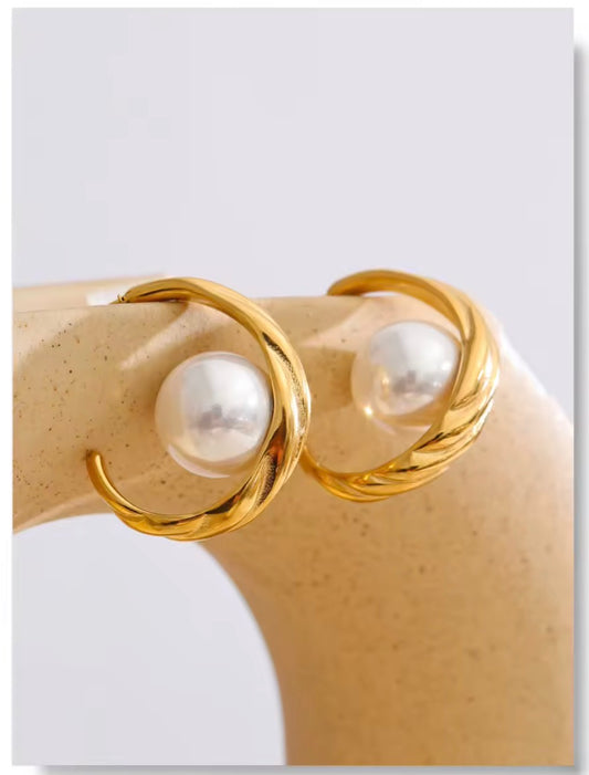 Golden Curve Pearl Earrings