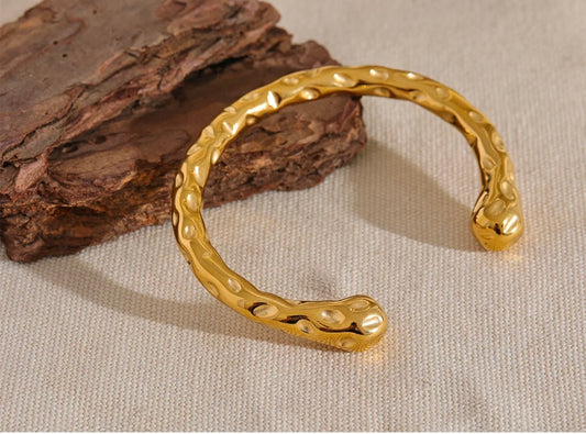 Hammer 18k Gold Plated Open Bracelet