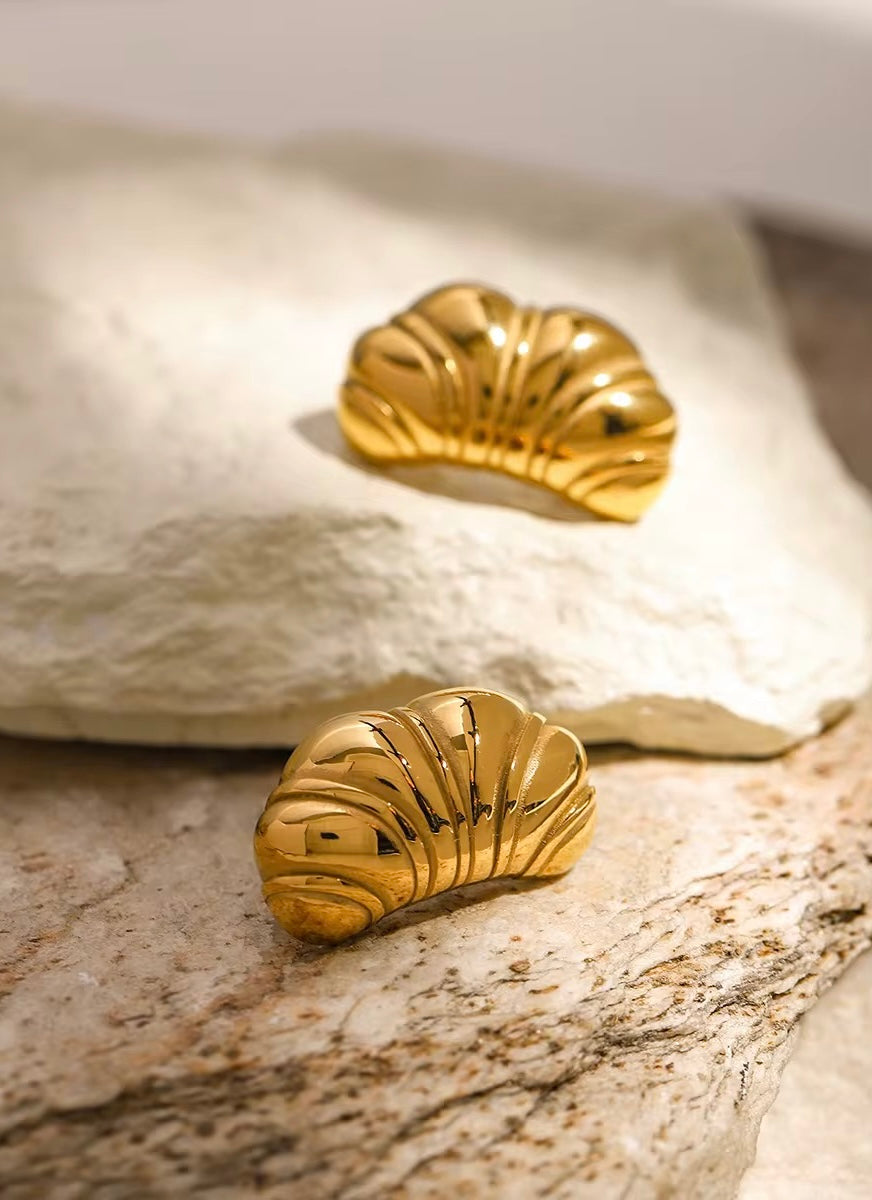 Croissant Stud Earring
