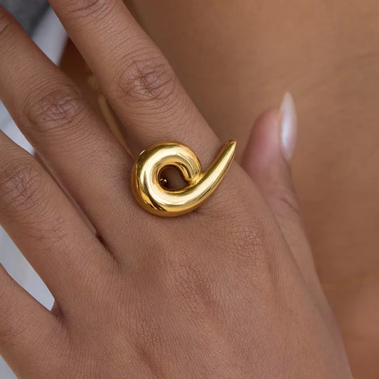 Sol Curve Ring