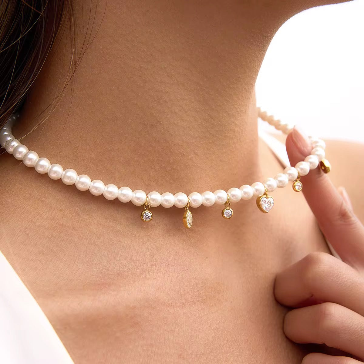 Elegant Pearl Zirconia Necklace