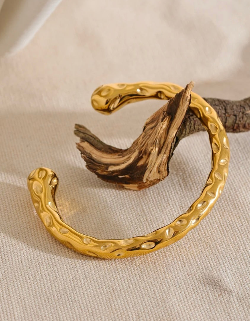 Hammer 18k Gold Plated Open Bracelet