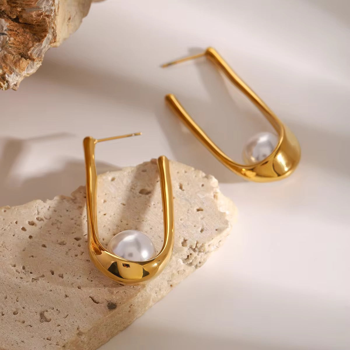 Paris Pearl Earrings