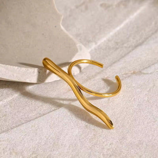 Wave Minimalist Ring