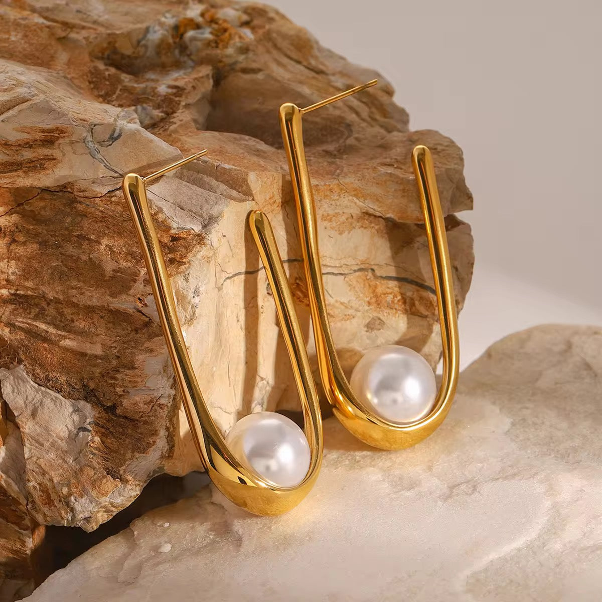 Paris Pearl Earrings