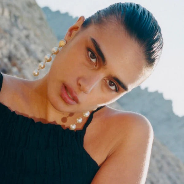 Pearl Noir Earring