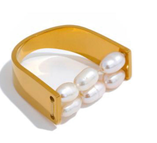 Litmus Pearl Ring