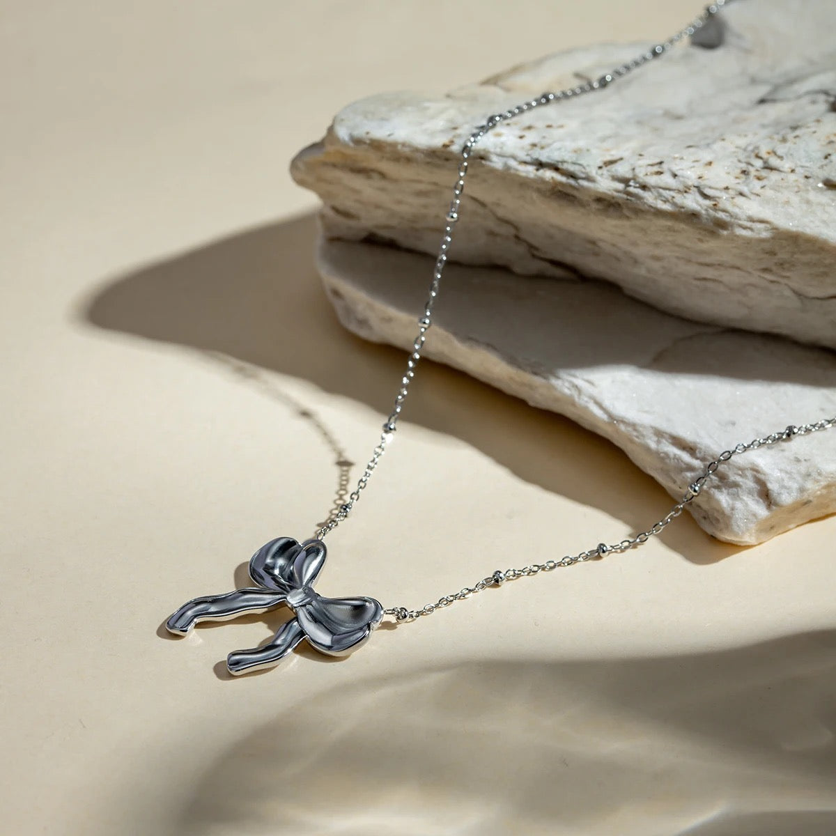 Bow Tie silver necklace