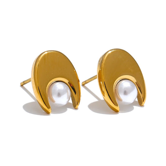 Moon Pearl Earring