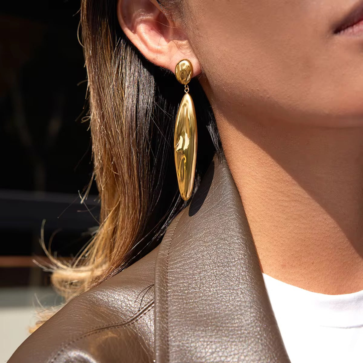Meera Gold  Hammered Earrings