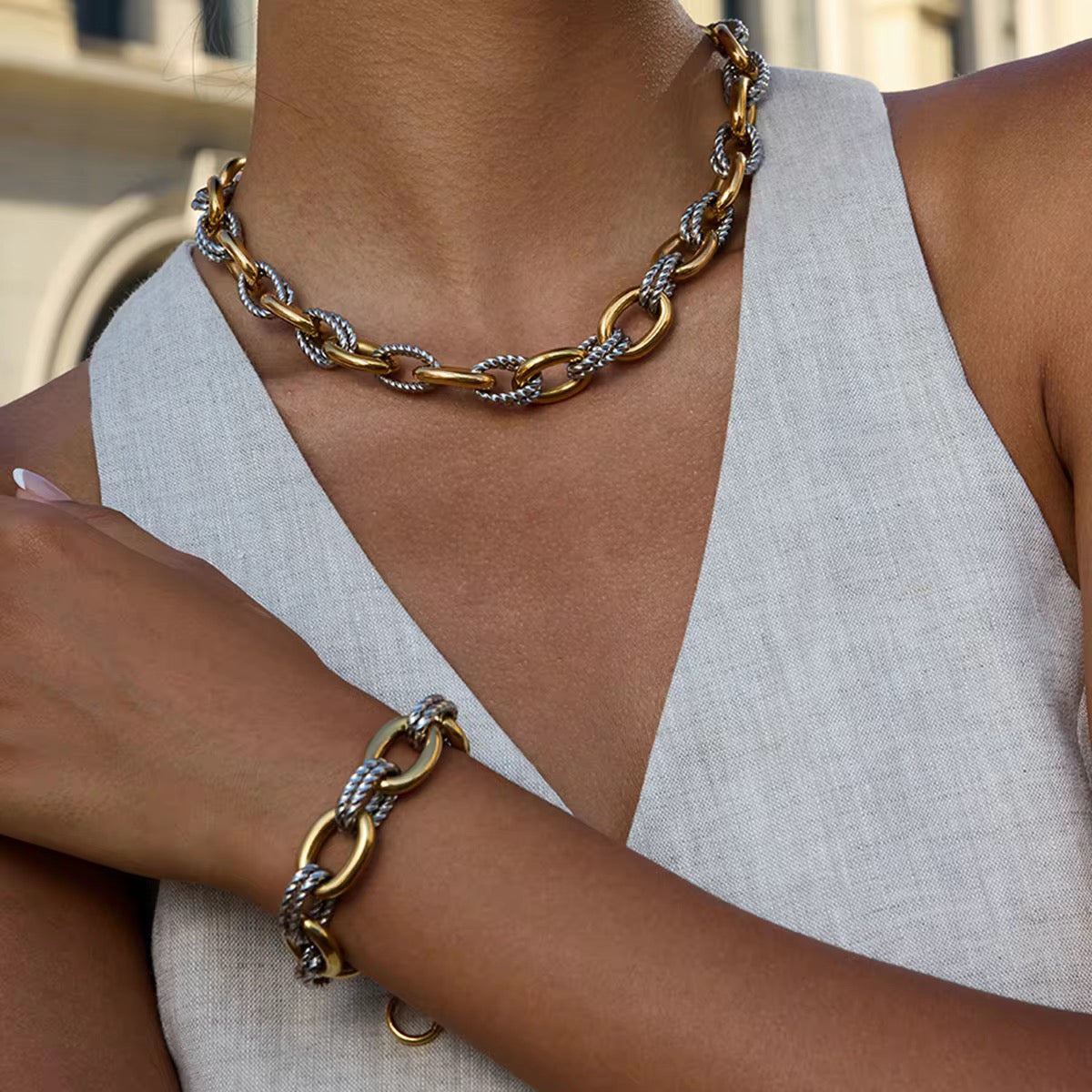 Two Tone Minimalist Twist Necklace